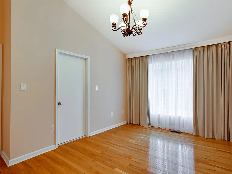 21707 Leatherleaf Cir — Photo 13