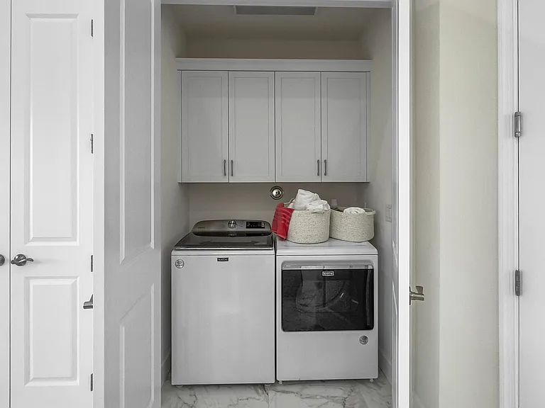 16171 Oakview Dr — Photo 29