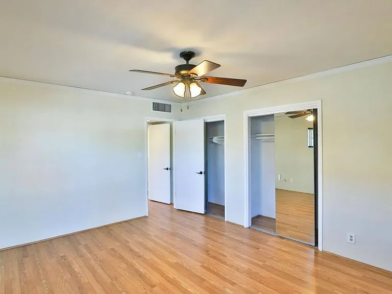 2421 W Anderson Ave — Photo 18