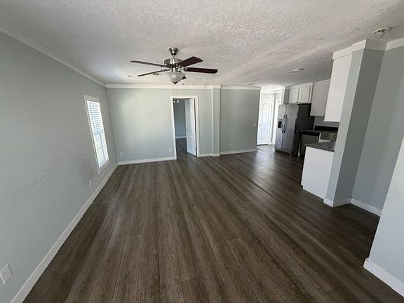 3rd image of 1501 W Commerce Ave #51186