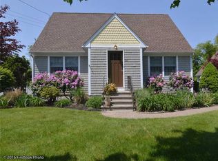 25 Lisa Ln, Bristol, RI 02809