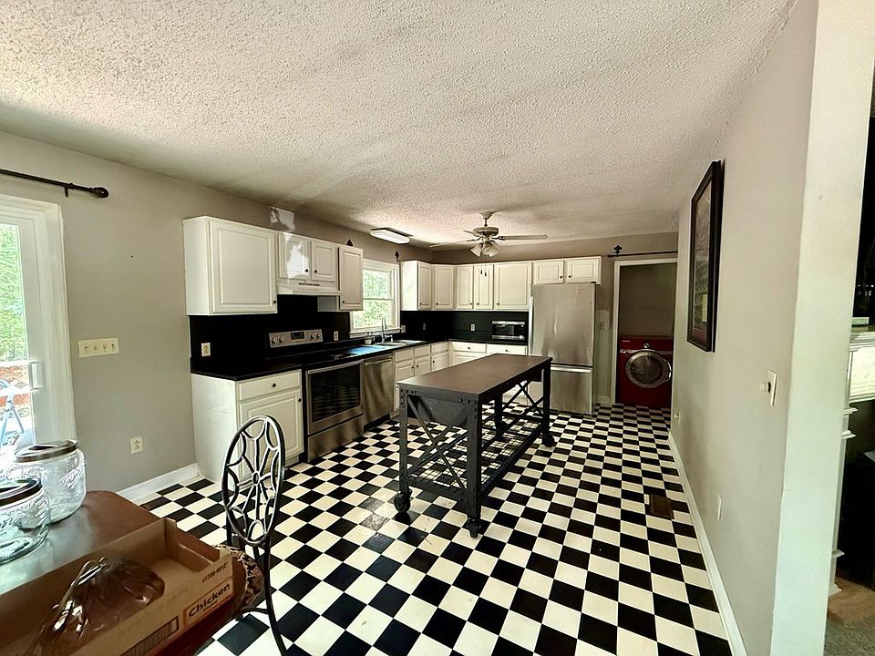2nd image of 58 West Dr
