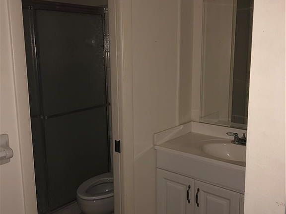 5th image of 1441 Alwynne Dr N