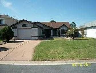 1st image of 211 Sandalwood Dr