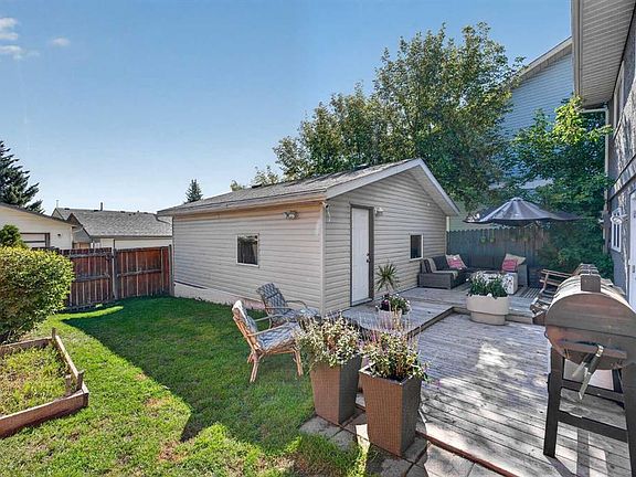 4th image of 255 W Shawcliffe Cir SW