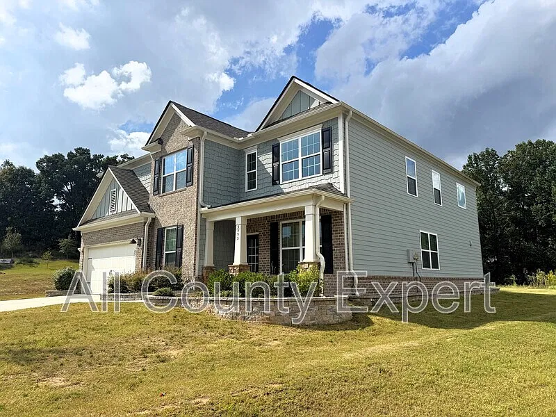 5 bed, 4.0 bath, 3332 sqft, $3,250 — Photo 2