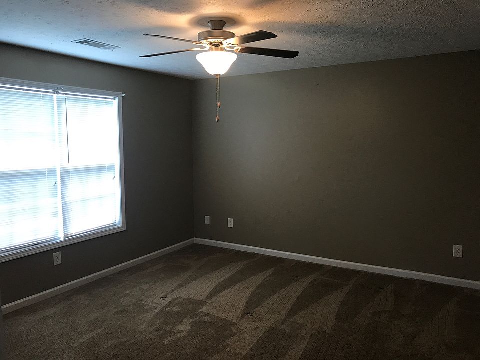 2nd image of 2227 Green St