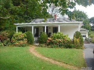 13 Circuit Rd, Bellport, NY 11713