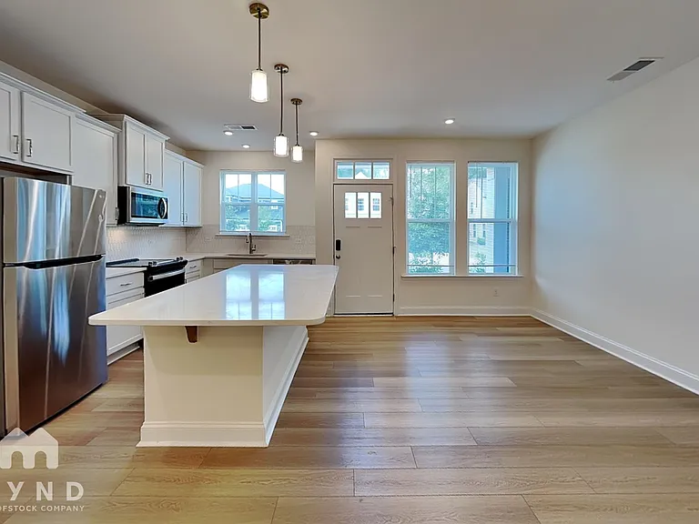 1546 Cedar Tree Dr — Photo 4