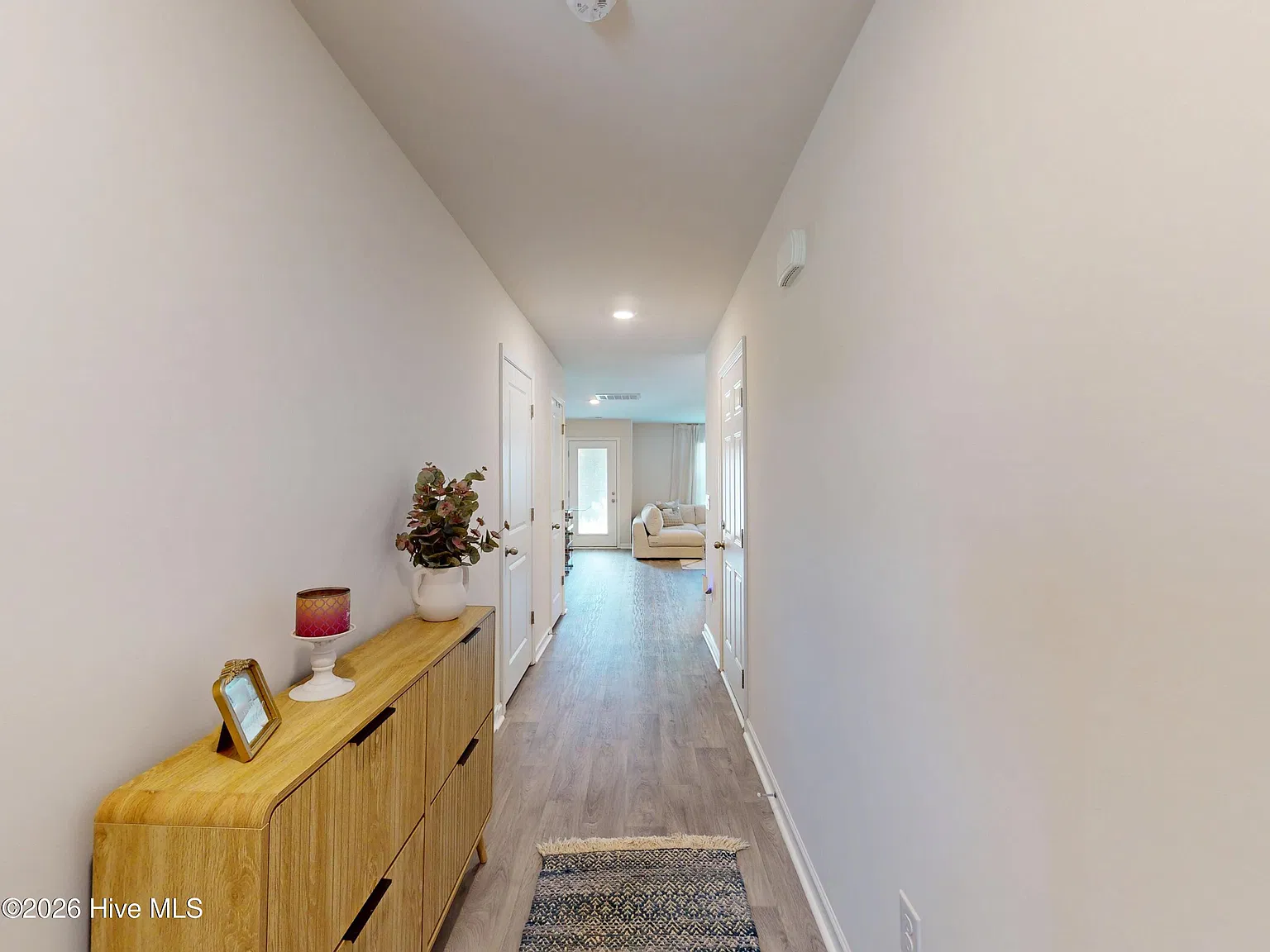 3 bed, 2.5 bath, 1420 sqft, $1,700 — Photo 3
