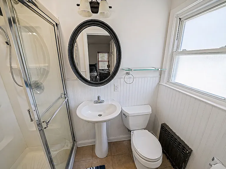 558 E Walnut St #1 — Photo 8