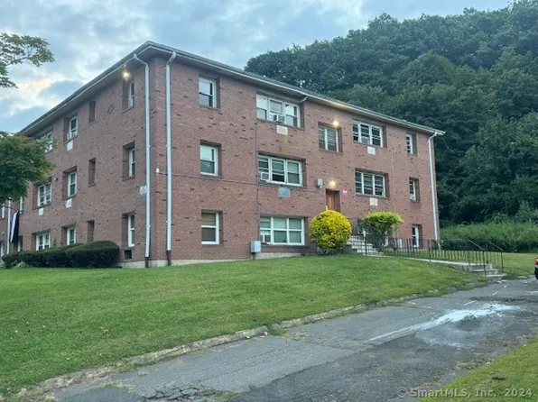 45 Donna Drive #C8, New Haven, CT 06513