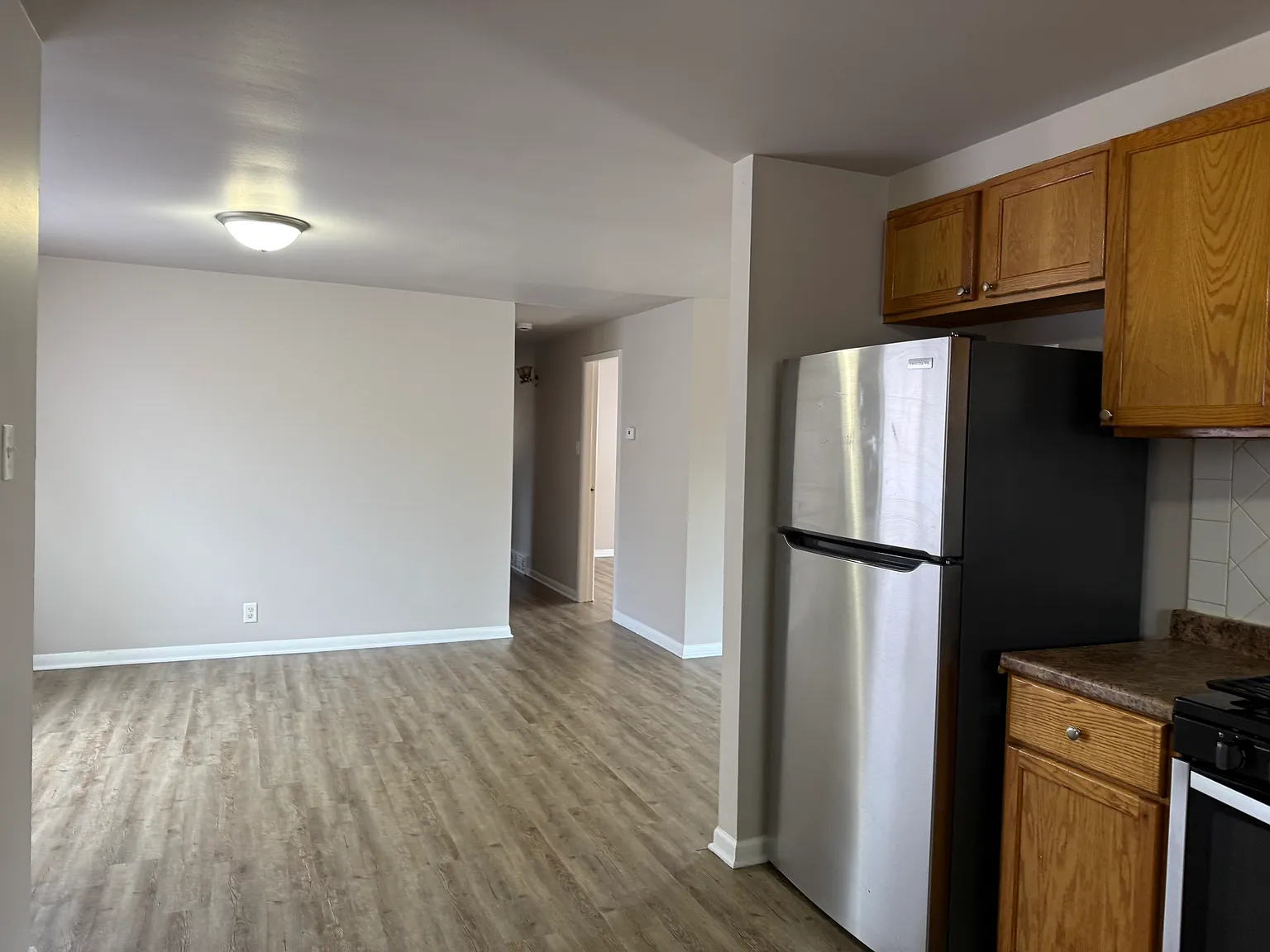 4 bed, 1.5 bath, 1469 sqft, $3,000 — Photo 4