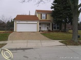 5947 Faircastle Dr, Troy, MI 48098