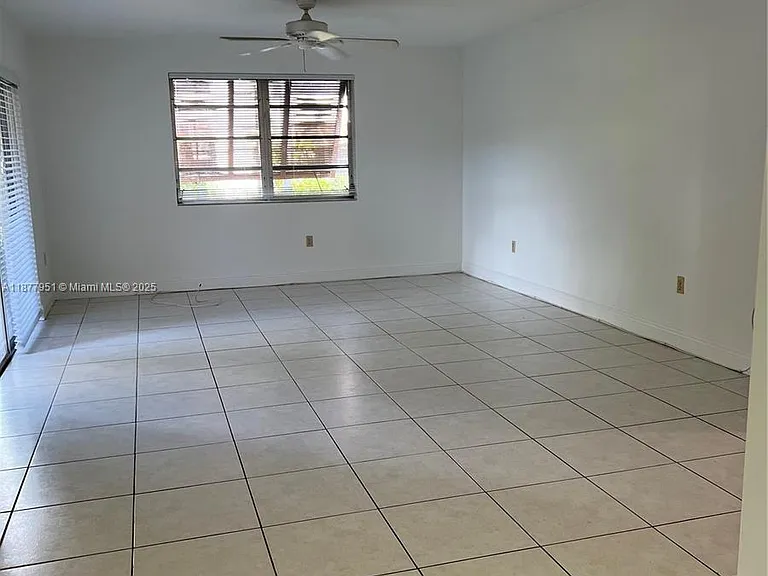 9472 SW 77th Ave #P3 — Photo 3