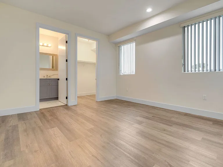 11619 Ayres Ave — Photo 21