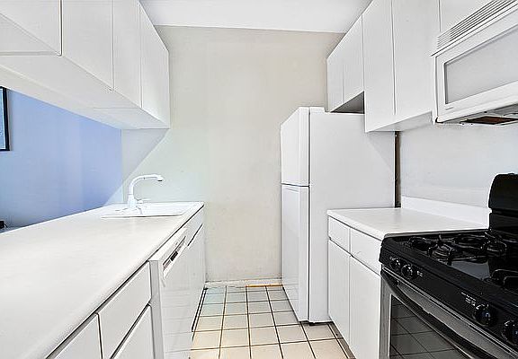 4th image of 350 Albany St APT 6K
