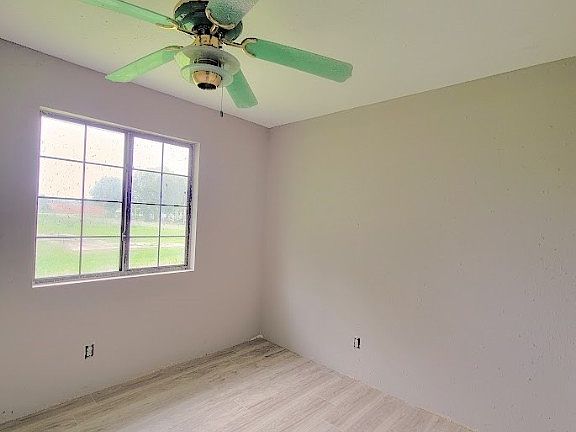 3rd image of 685 Avenue B NW