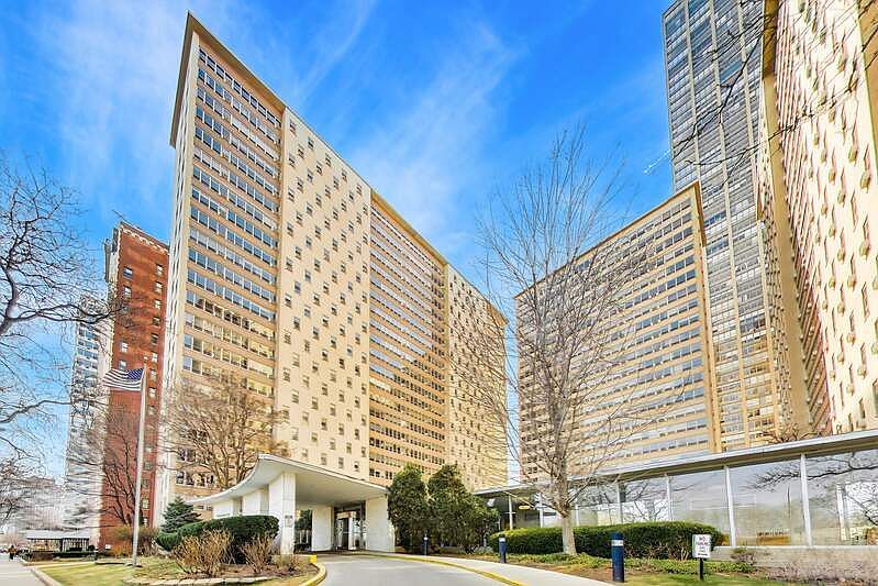 1st image of 3950 N Lake Shore Dr APT 727