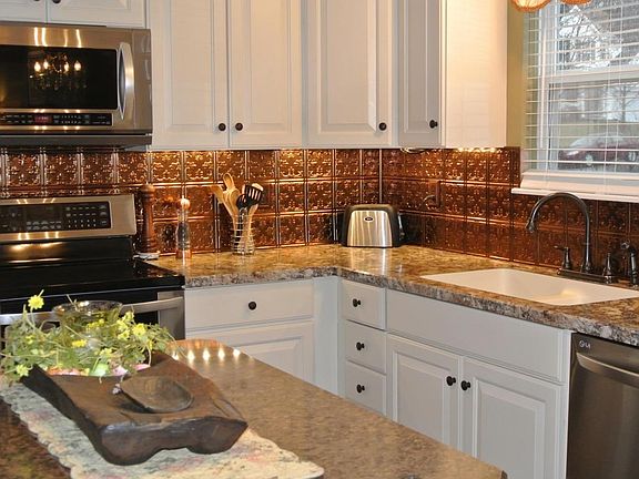 4th image of 388 Highbanks Valley Ct