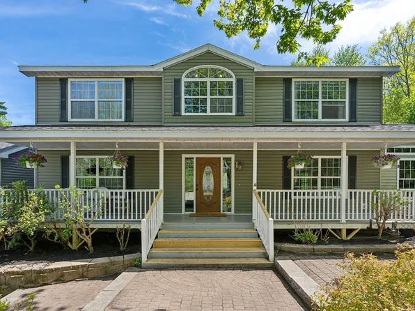 17 South Road, Winthrop, ME 04364