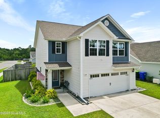 634 Aurora Pl, Hampstead, NC 28443