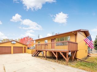 2413 E 18th St, Sioux Falls, SD 57103