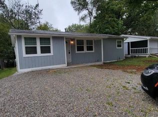 2721 W Kellett Ave, Springfield, MO 65803