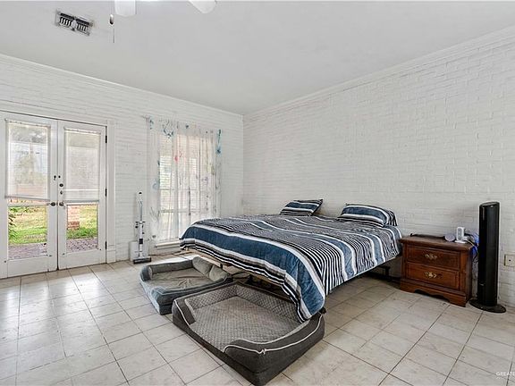 4th image of 638 W Rodriguez Ave