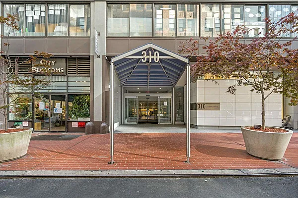 Rented by R New York | media 22