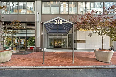 Rented by R New York