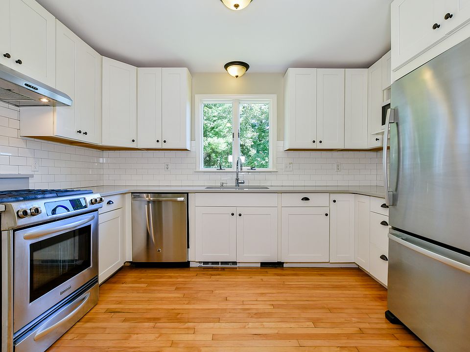 1st image of 9 Old Sudbury Rd #9B