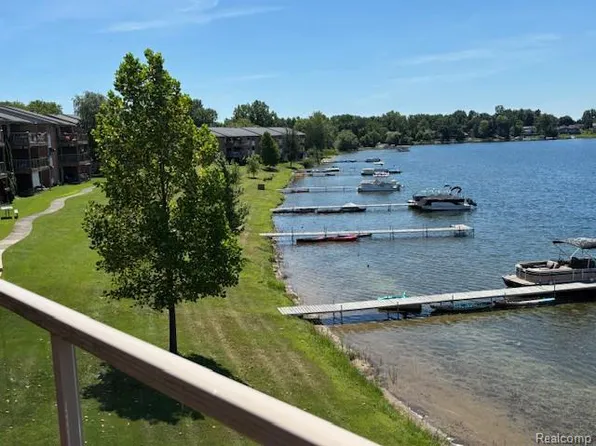 1924 Klingensmith Rd, Bloomfield Hills, MI