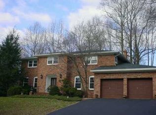 37 Lake Dr, North Brunswick, NJ 08902