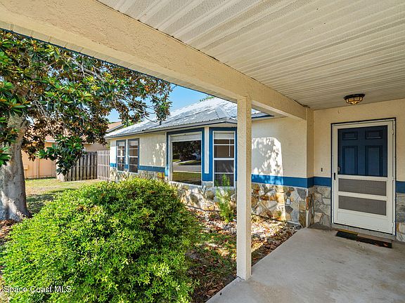 3rd image of 3390 Floral Palm Blvd