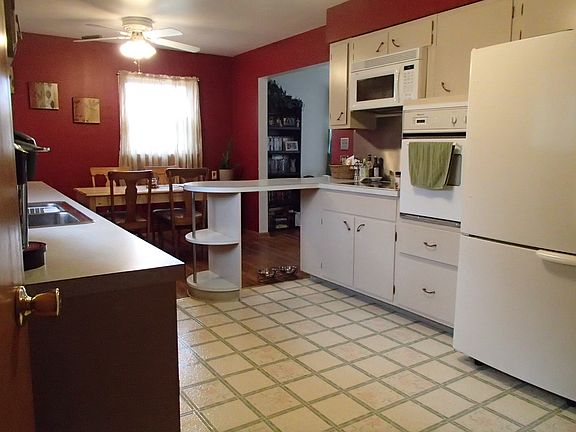 4th image of 327 Pinoak Dr
