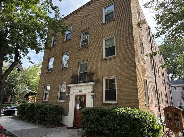 210 Drummond Pl, Norfolk, VA 23507