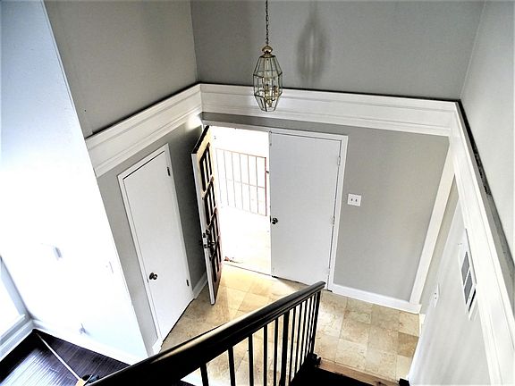 5th image of 1301 Grant Dr