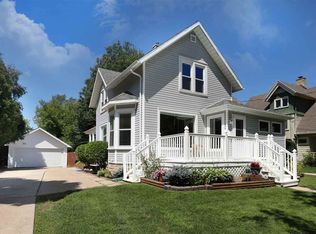 327 S Locust St, Appleton, WI 54914