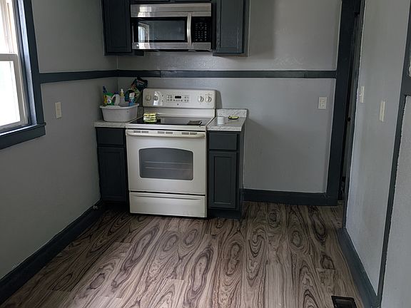 3rd image of 1522 Clifton Ave #2