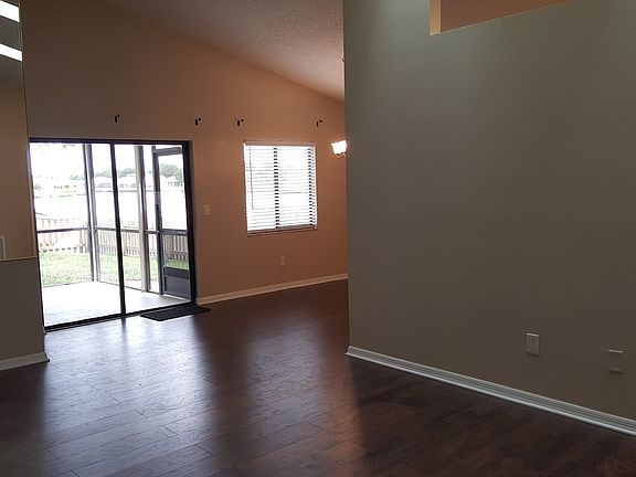 4th image of 1530 Portsmouth Lake Dr