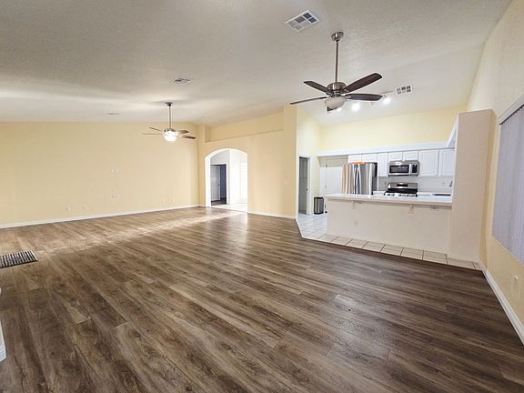 5th image of 816 Argenta Ct