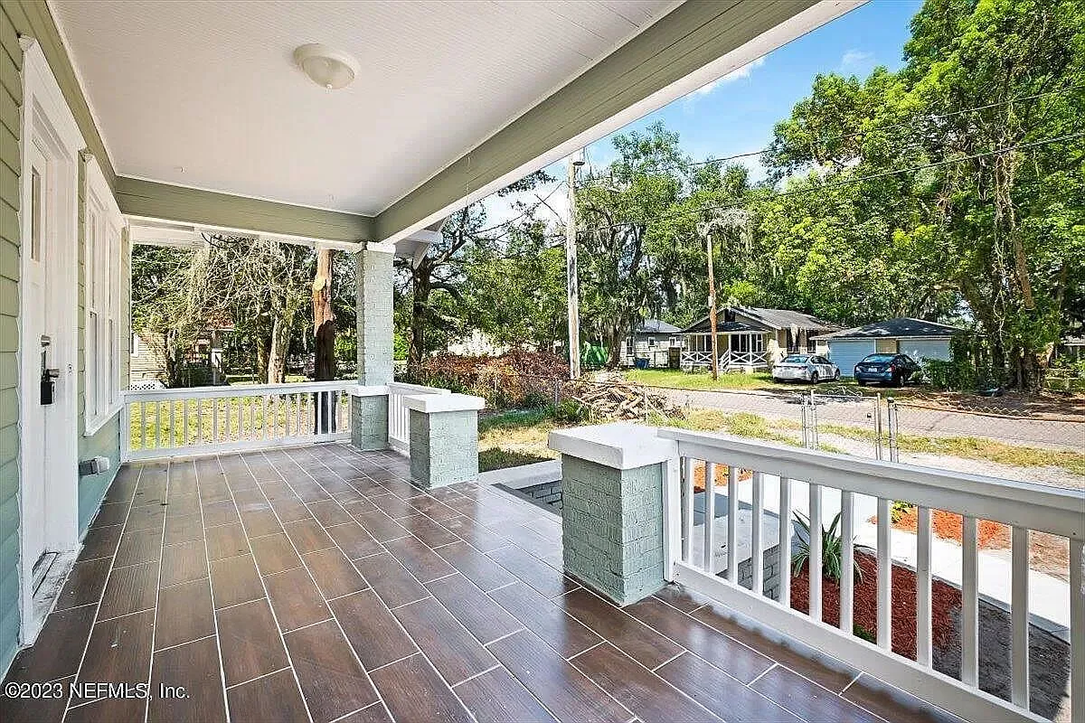 No crowded quarters! ONLY 3 padmates will live in this newly-renovated home — Photo 3