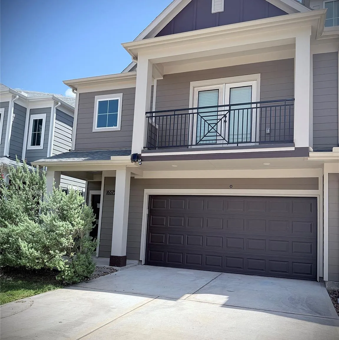 3 bed, 3.0 bath, 1912 sqft, $2,400 — Photo 2
