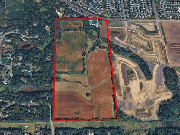 2468 Valley View Rd, Shakopee, MN 55379