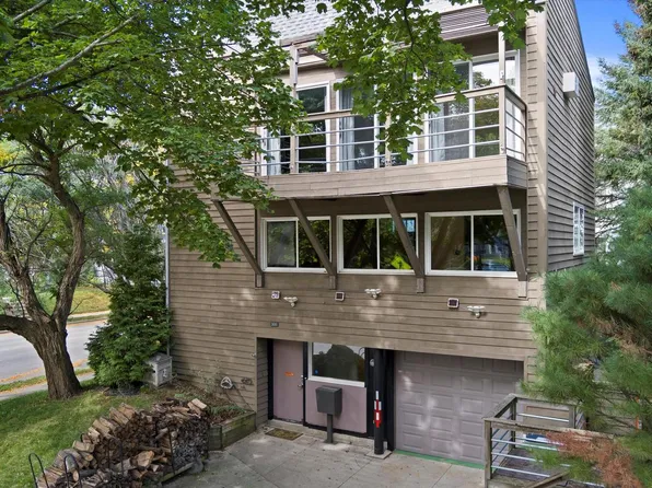 2100 East Estes STREET, Milwaukee, WI 53207