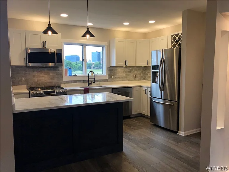 359 Lakefront Blvd — Photo 4