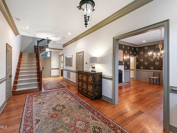 3rd image of 5533 Heathrow Dr