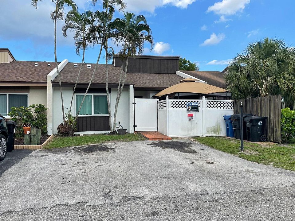 1st image of 6984 NW 29th Ln