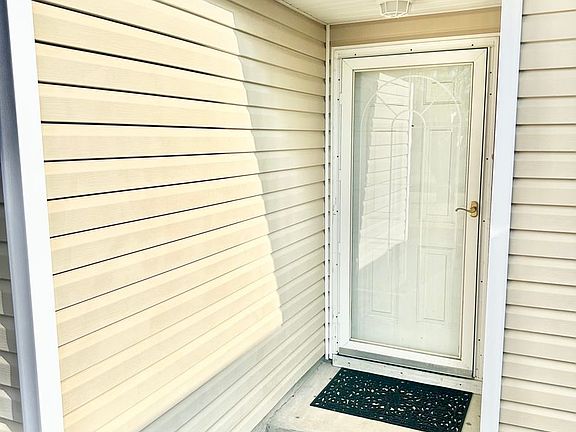 4th image of 2285 Harlan Ave